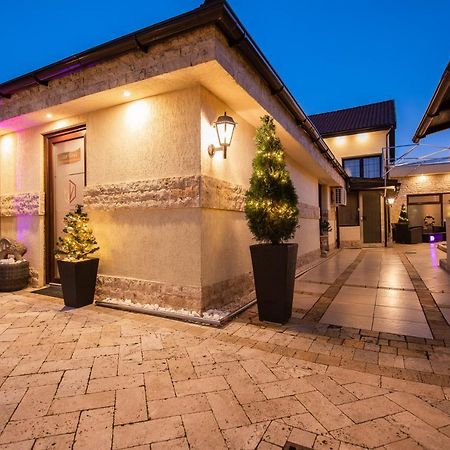 H & V Residence - Diamond Bungalow Apartment 阿拉德 外观 照片
