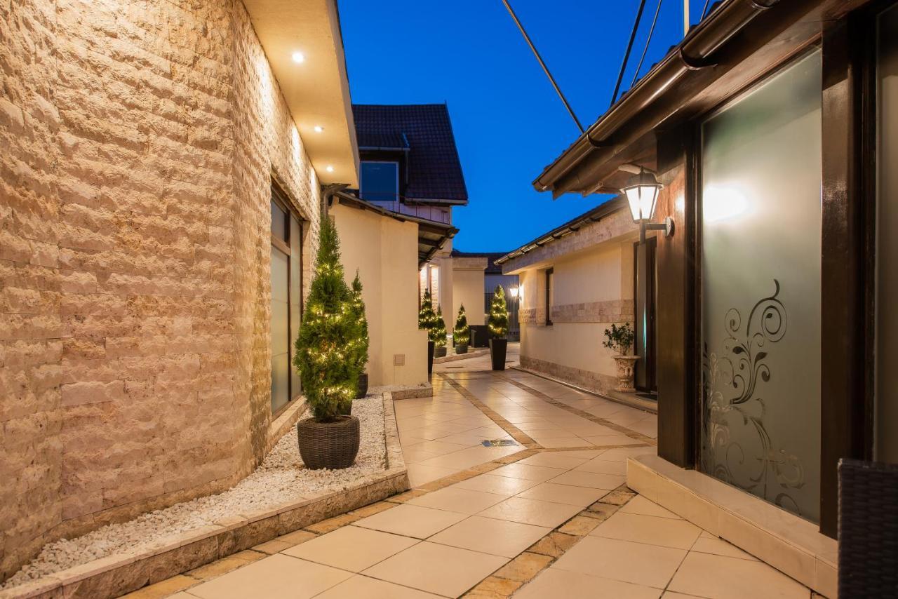 H & V Residence - Diamond Bungalow Apartment 阿拉德 外观 照片
