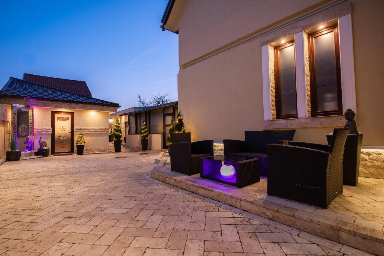 H & V Residence - Diamond Bungalow Apartment 阿拉德 外观 照片