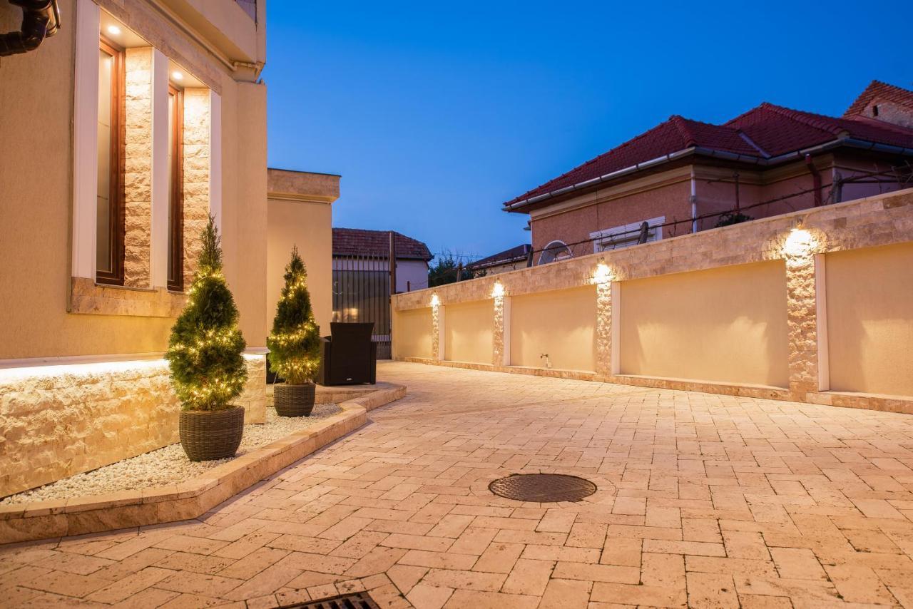 H & V Residence - Diamond Bungalow Apartment 阿拉德 外观 照片