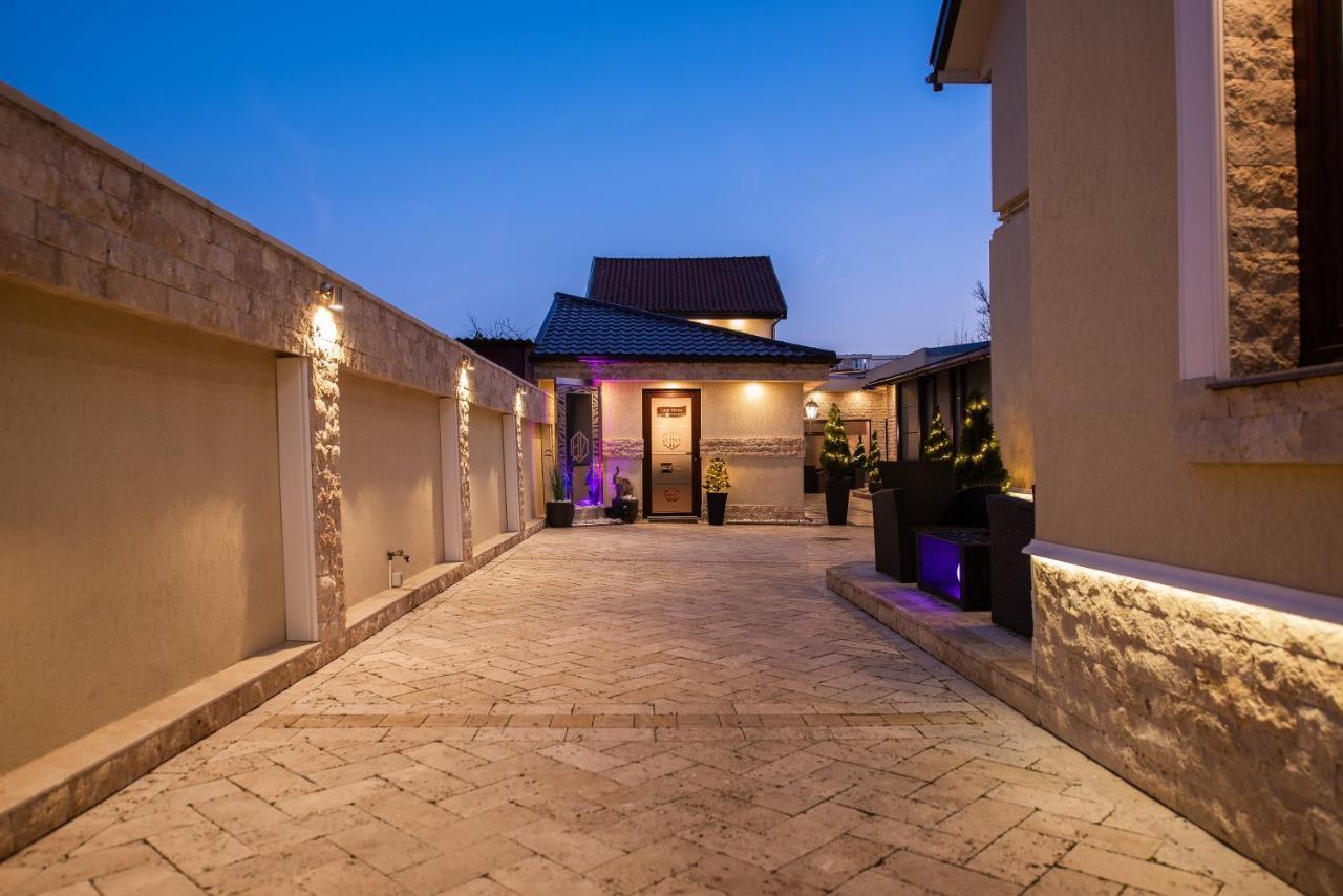 H & V Residence - Diamond Bungalow Apartment 阿拉德 外观 照片