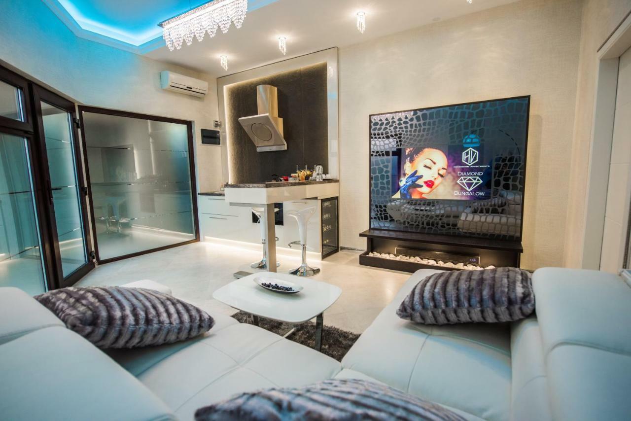 H & V Residence - Diamond Bungalow Apartment 阿拉德 外观 照片