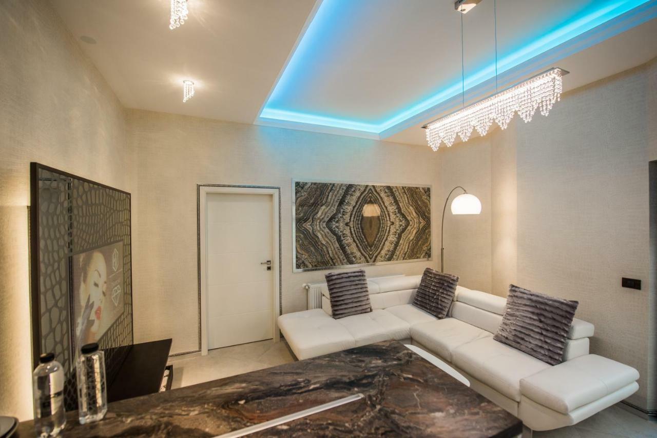 H & V Residence - Diamond Bungalow Apartment 阿拉德 外观 照片