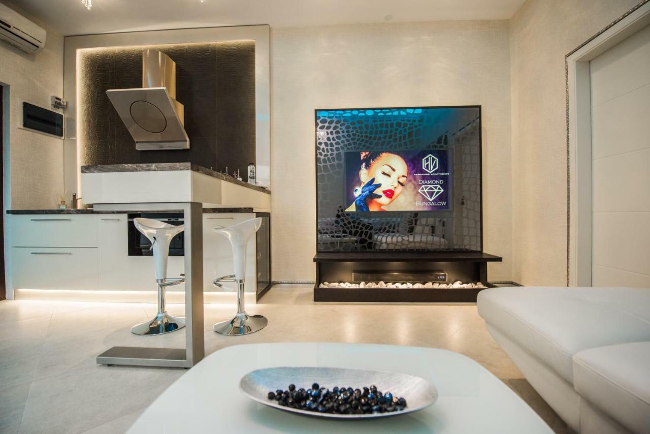 H & V Residence - Diamond Bungalow Apartment 阿拉德 外观 照片