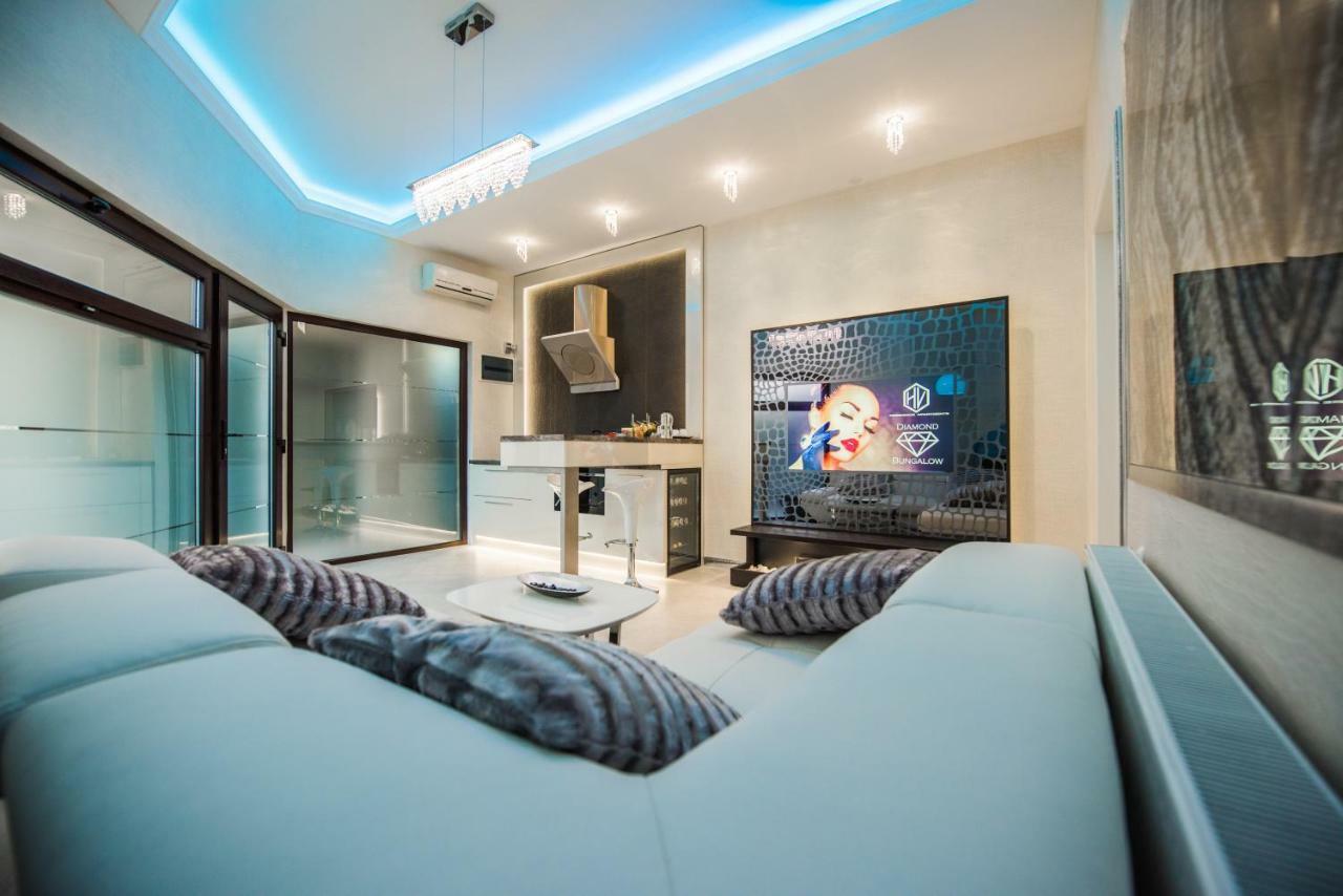 H & V Residence - Diamond Bungalow Apartment 阿拉德 外观 照片