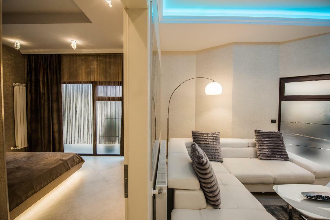 H & V Residence - Diamond Bungalow Apartment 阿拉德 外观 照片