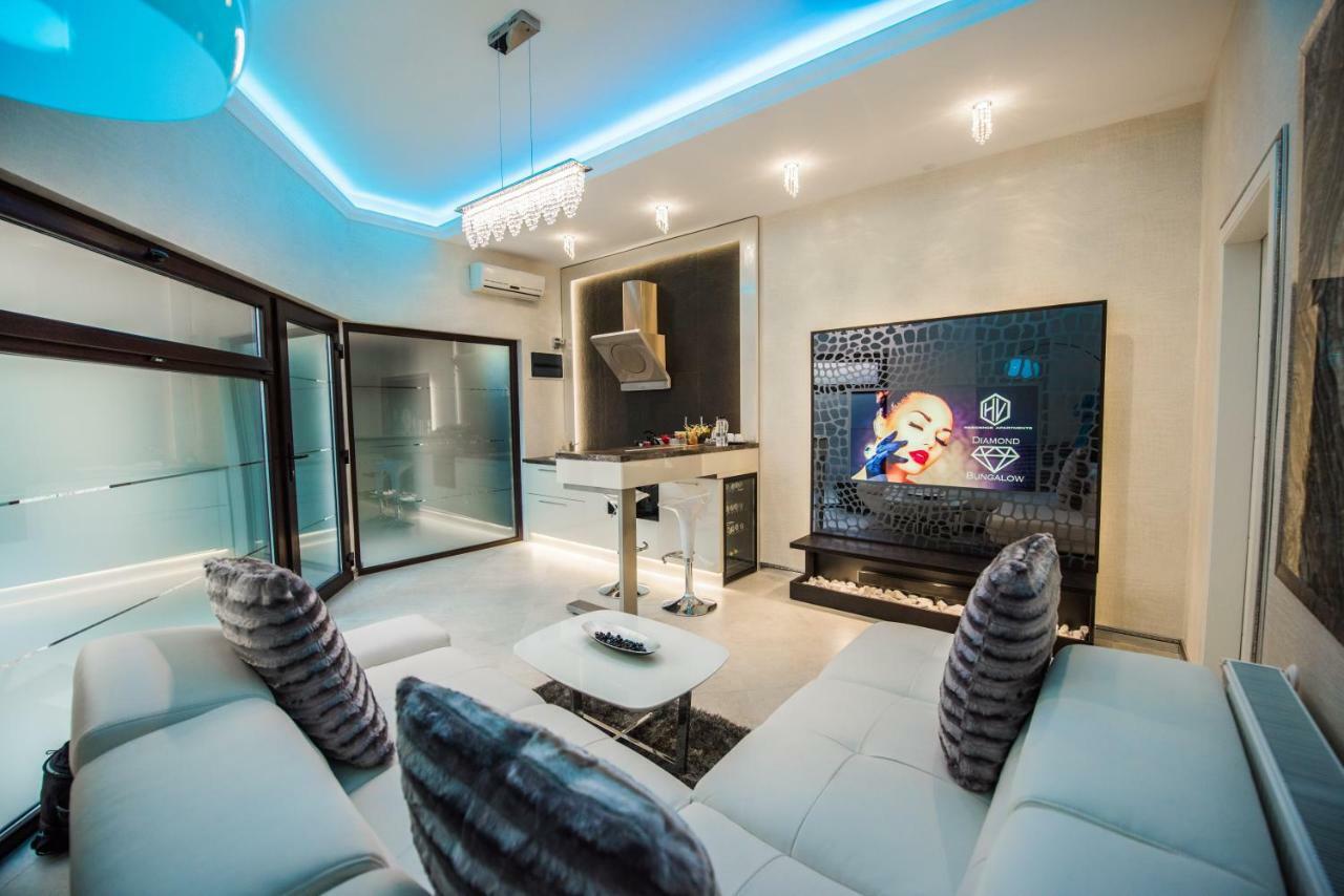 H & V Residence - Diamond Bungalow Apartment 阿拉德 外观 照片